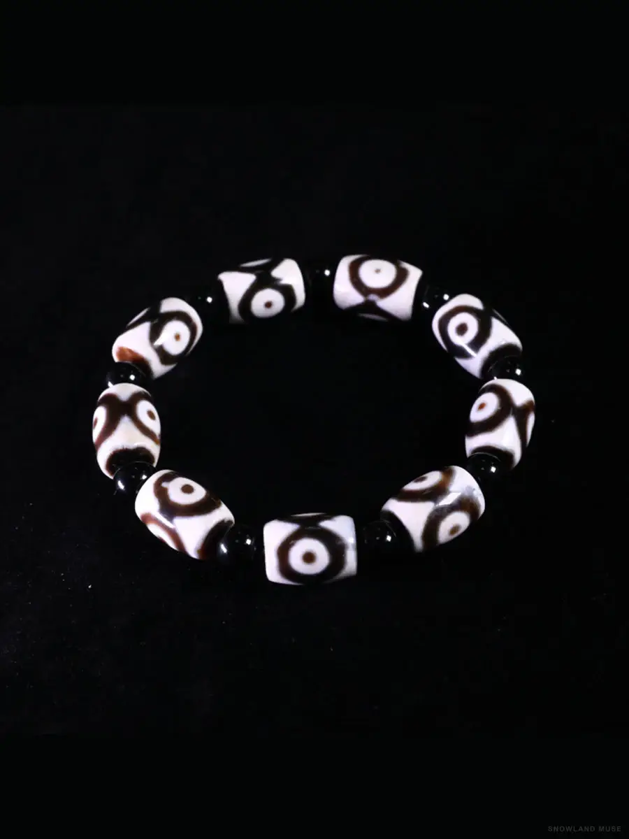 Chalcedony & Black Agate Bead Bracelet